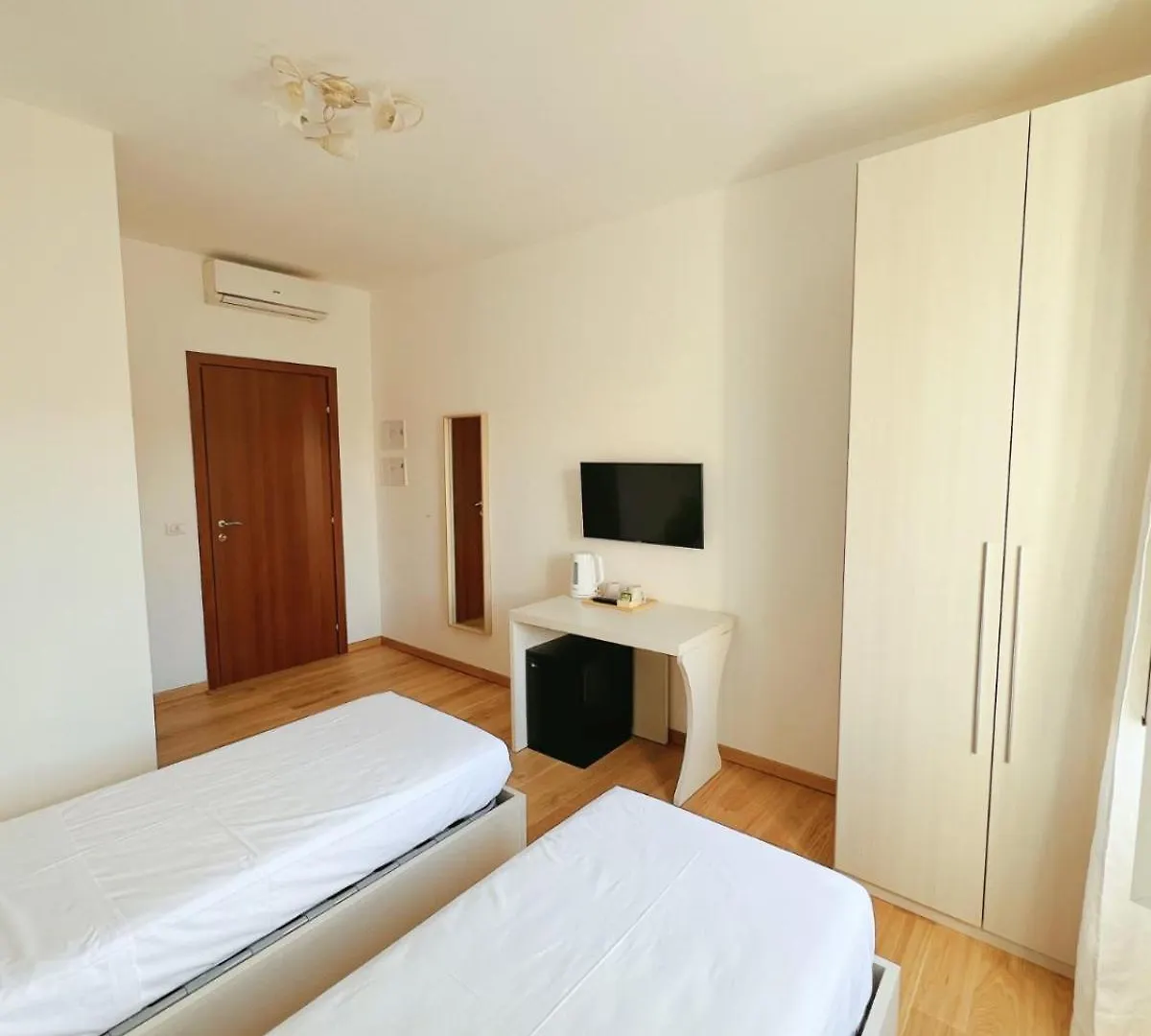 Seveso Milan Central Rooms Italy